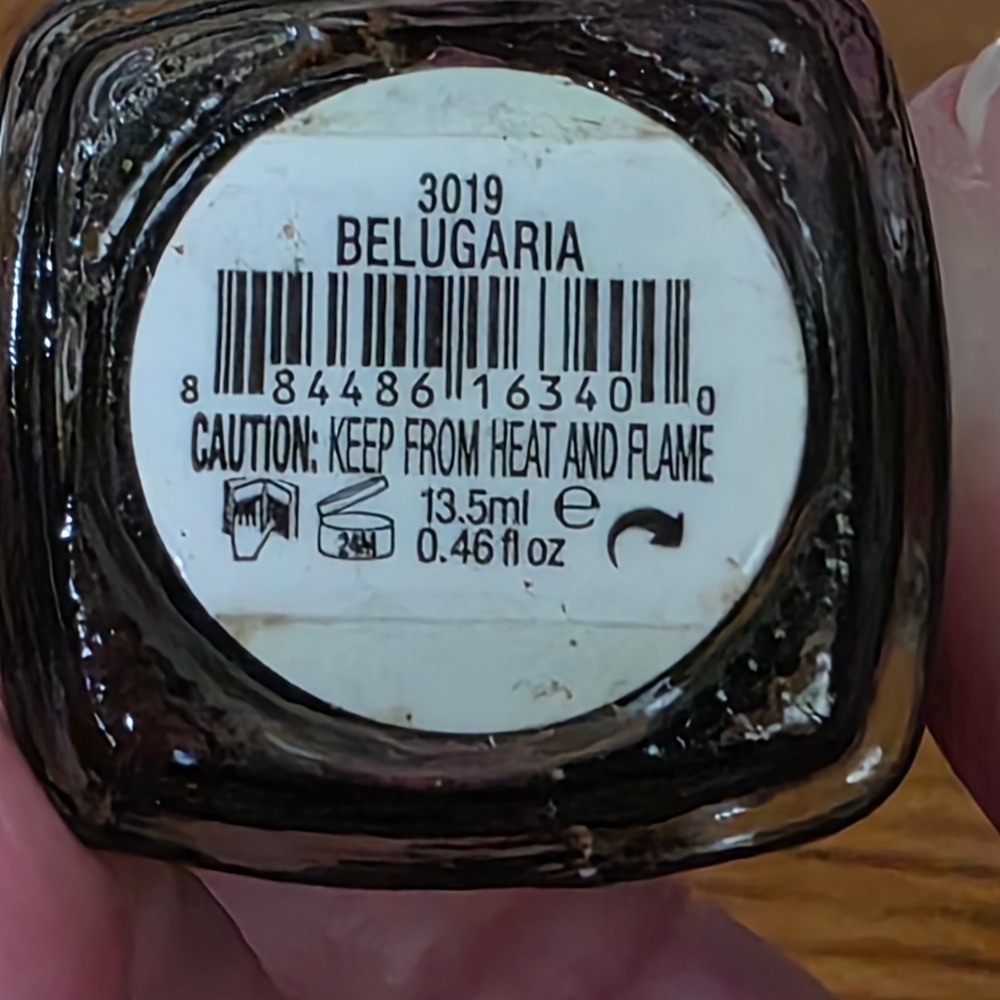NEW Essie Belugaria 3019 Black Textured Holographic Glitter Nail Polish 0.46oz - Picture 4 of 4